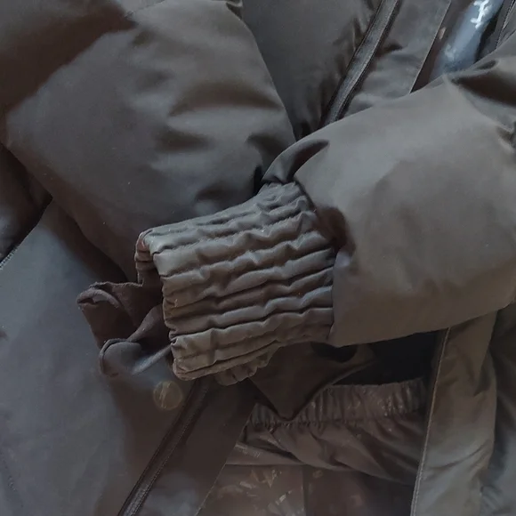 Oakley Women's Black Puffer Jacket with Fur Trim - Picture 9 of 11